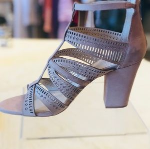 VINCE CAMUTO Chunky Heel Cage Sandals, Size 10